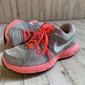 Women’s Nike Relentless 2 size 7.5